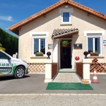 La façade de nos locaux avec les nouveaux panneaux